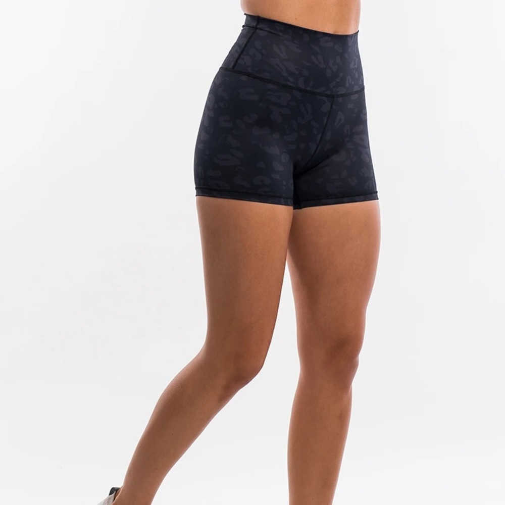 ECHT Avant Scrunch Shorts Black Leopard